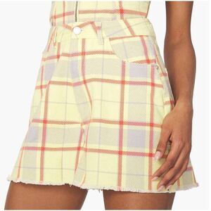 WeWoreWhat Boyfriend Denim Short in Pale Yellow Plaid Size 24